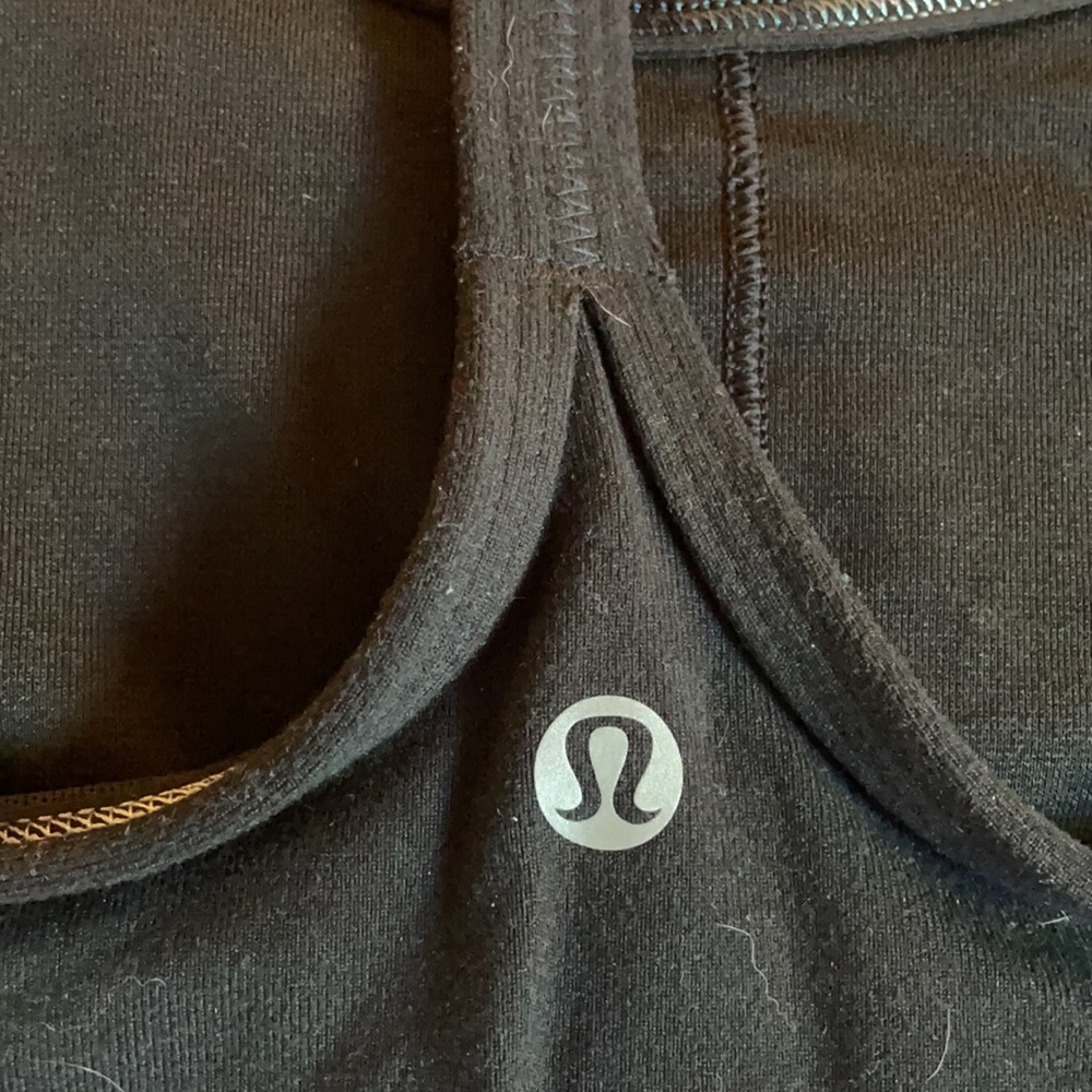 Lululemon black tank